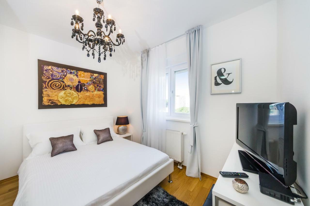 Studio Apartment K & K With Free Garage Zadar Eksteriør billede