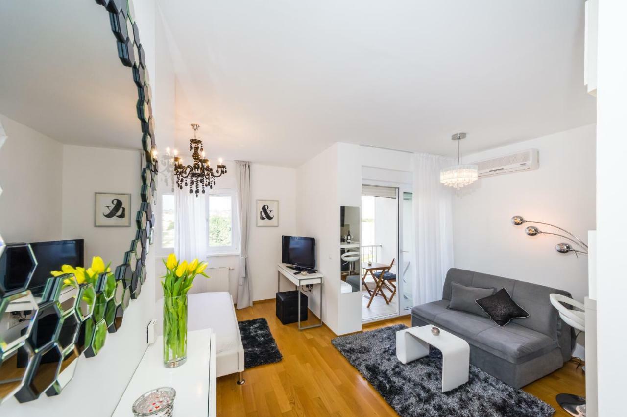 Studio Apartment K & K With Free Garage Zadar Eksteriør billede